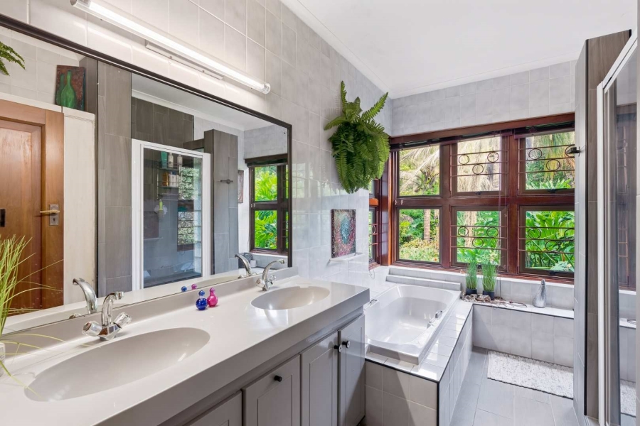 5 Bedroom Property for Sale in Sonstraal Heights Western Cape